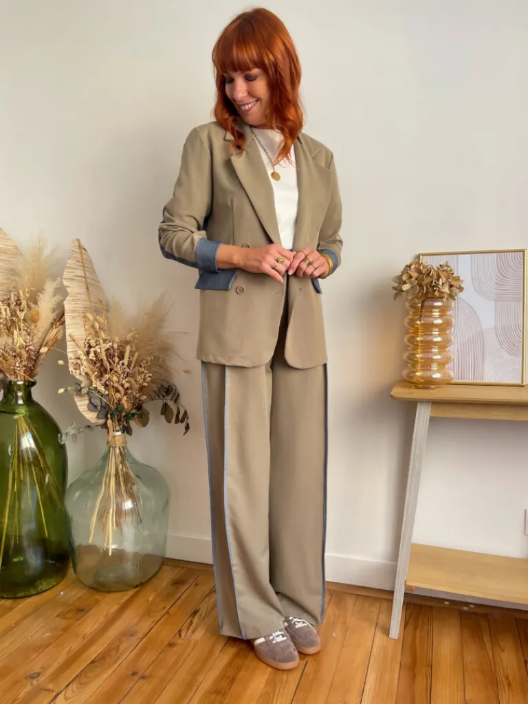 cme_ensemble_blazer__pant_1.webp Pantalons, Jeans | Vestes, Manteaux*Justine Boutique Côme ensemble blazer + pantalon taupe
