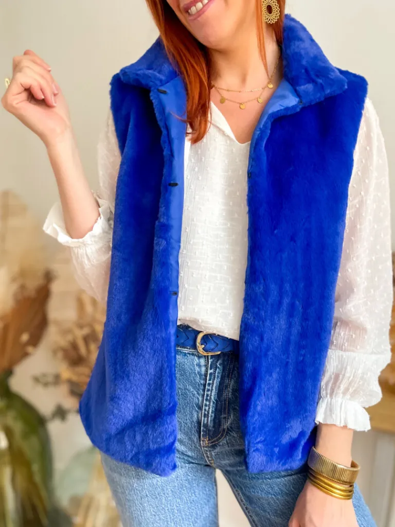 fausse_fourrure_sans_manc_2.webp Pulls, Gilets | Vestes, Manteaux*Justine Boutique Fausse fourrure sans manches bleu