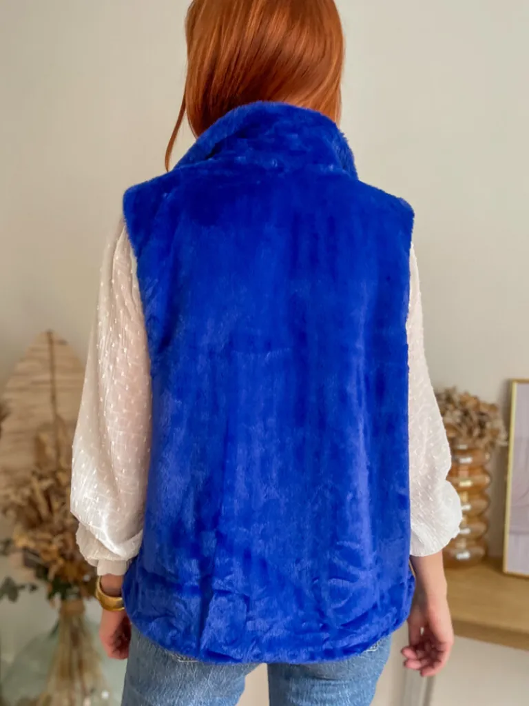 fausse_fourrure_sans_manc_3.webp Pulls, Gilets | Vestes, Manteaux*Justine Boutique Fausse fourrure sans manches bleu