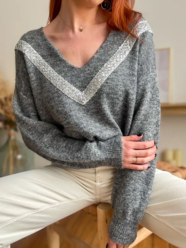 grey_pull_gris_sequins_2.webp Pulls, Gilets*Justine Boutique Grey pull gris sequins