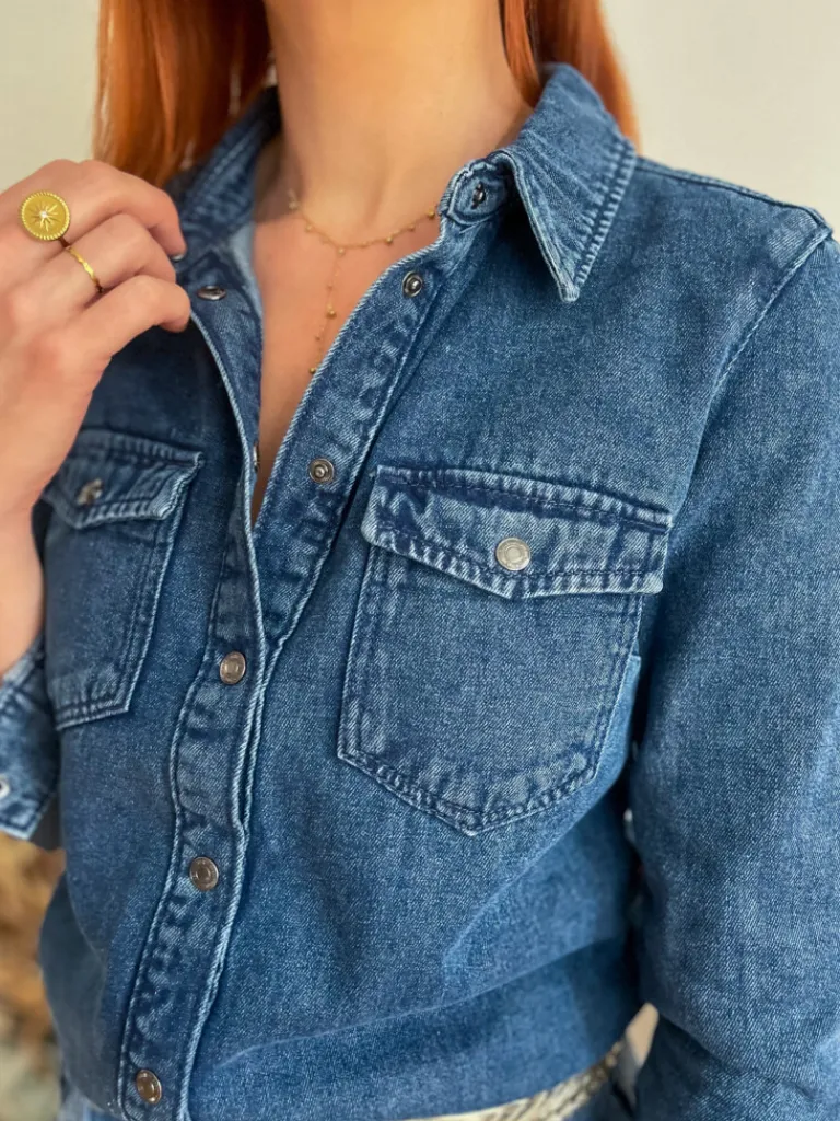 jenny_chemise_en_jean_1.webp Tops, Blouses*Justine Boutique Jenny chemise en jean