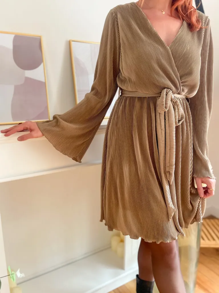 josette_robe_plisse_satin_5.webp Robes, Jupes*Justine Boutique Josette robe plissée satinée