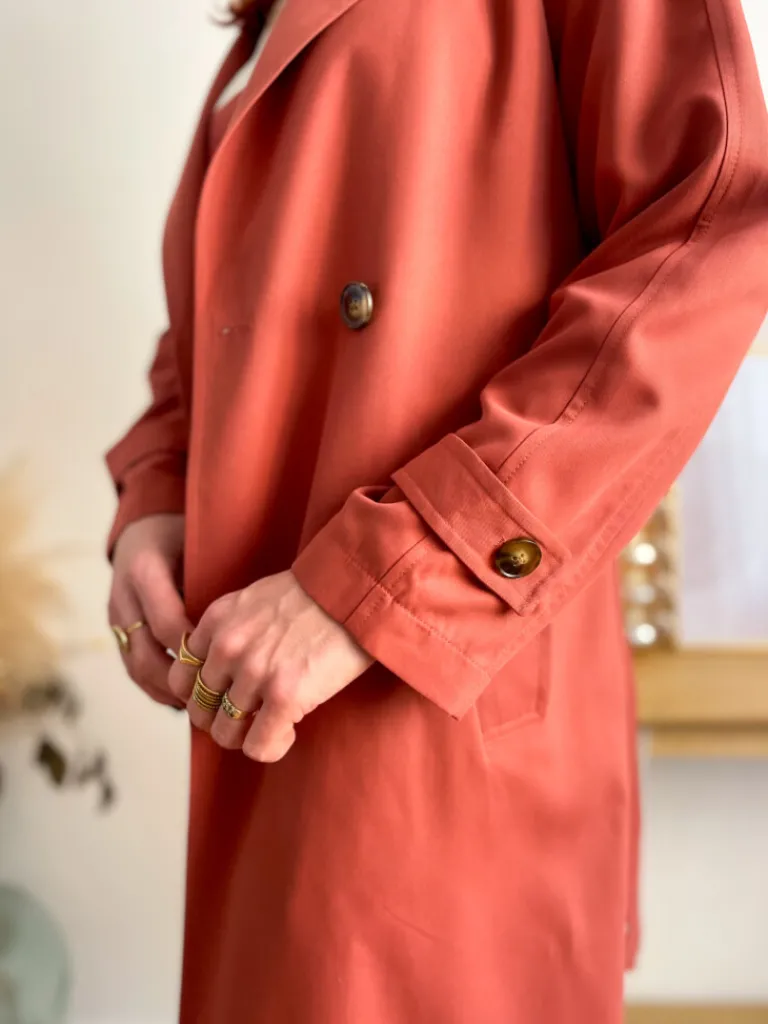 lou_long_trench_terracott_2.webp Vestes, Manteaux*Justine Boutique Lou long trench terracotta