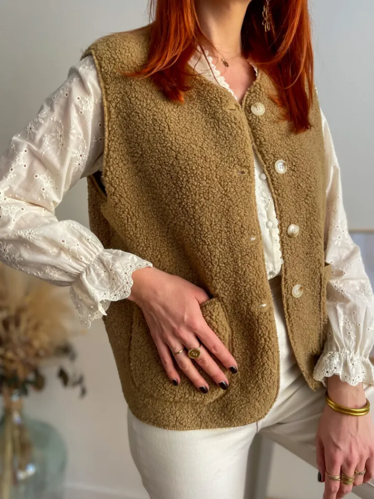 marco_gilet_bouclettes_ca_0.webp Pulls, Gilets | Vestes, Manteaux*Justine Boutique Marco gilet bouclettes camel