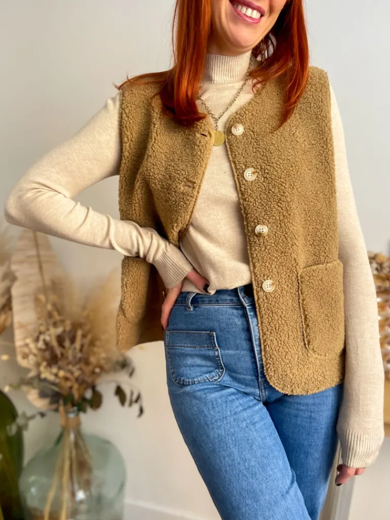 marco_gilet_bouclettes_ca_3.webp Pulls, Gilets | Vestes, Manteaux*Justine Boutique Marco gilet bouclettes camel