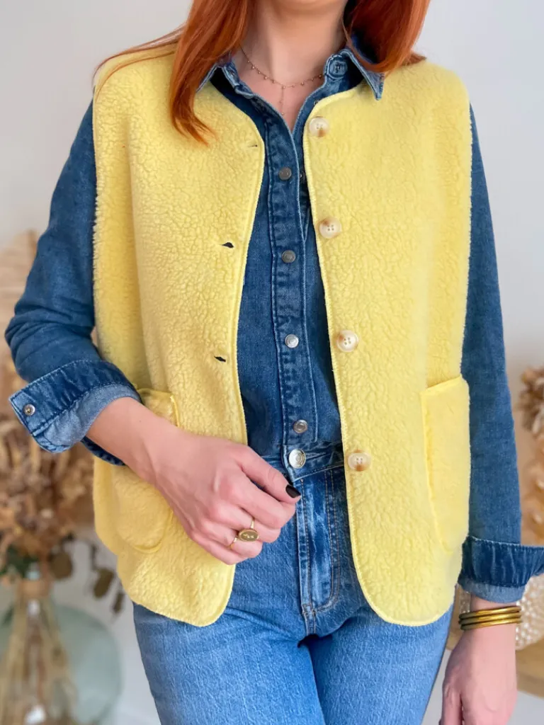 marco_gilet_bouclettes_ja_2.webp Pulls, Gilets | Vestes, Manteaux*Justine Boutique Marco gilet bouclettes jaune