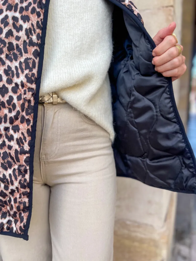 mathilde_veste_sans_manch_1.webp Pulls, Gilets | Vestes, Manteaux*Justine Boutique Mathilde veste sans manches léopard