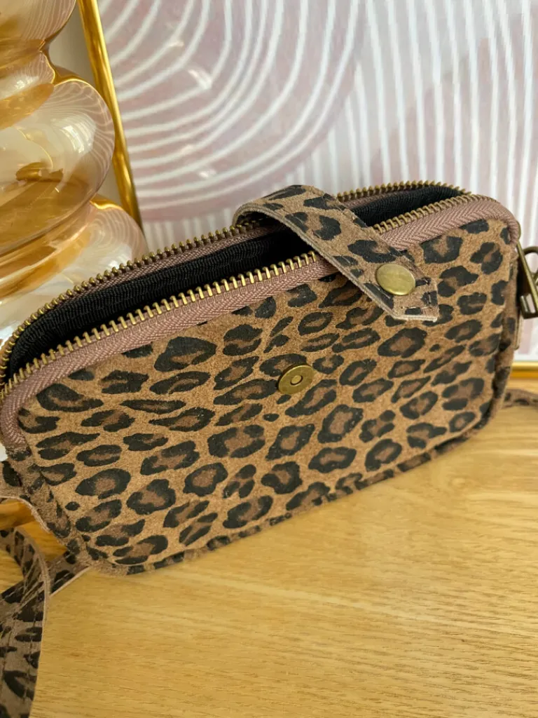 petit_sac_daim_lopard_3.webp Pochettes, Sacs*Justine Boutique Petit sac daim léopard