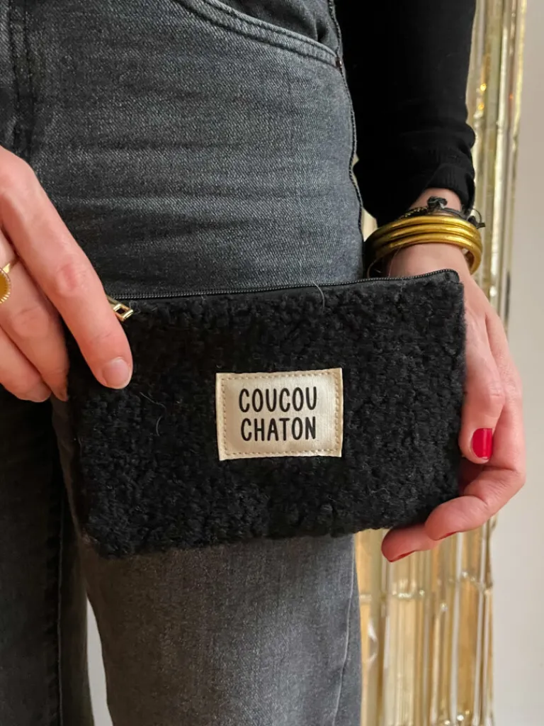 pochette_bouclette_noire__1.webp Pochettes, Sacs*Justine Boutique Pochette bouclette noire chaton
