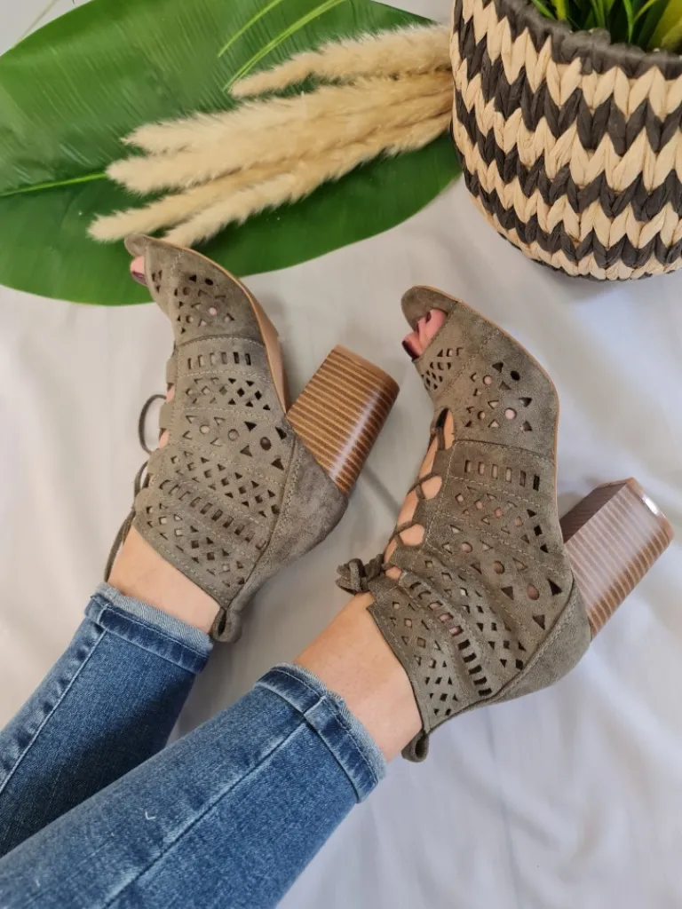 sandale_lacet_colette_kak_0.webp Chaussures, Chaussettes*Justine Boutique SANDALE LACET COLETTE KAKI