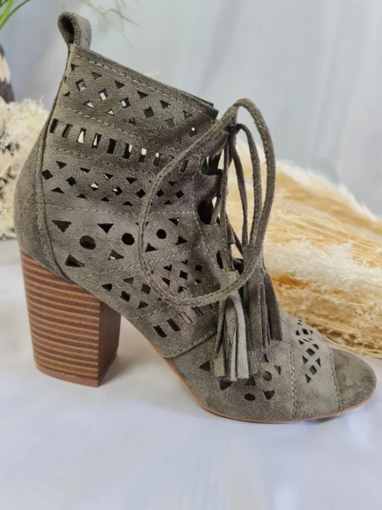 sandale_lacet_colette_kak_4.webp Chaussures, Chaussettes*Justine Boutique SANDALE LACET COLETTE KAKI